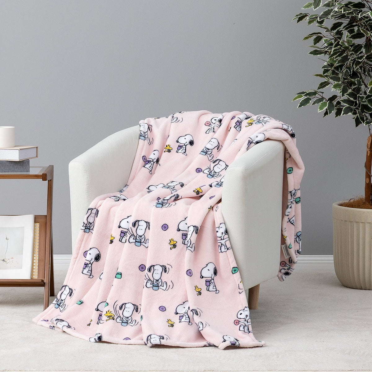 Peanuts® VelvetLoft® Throw