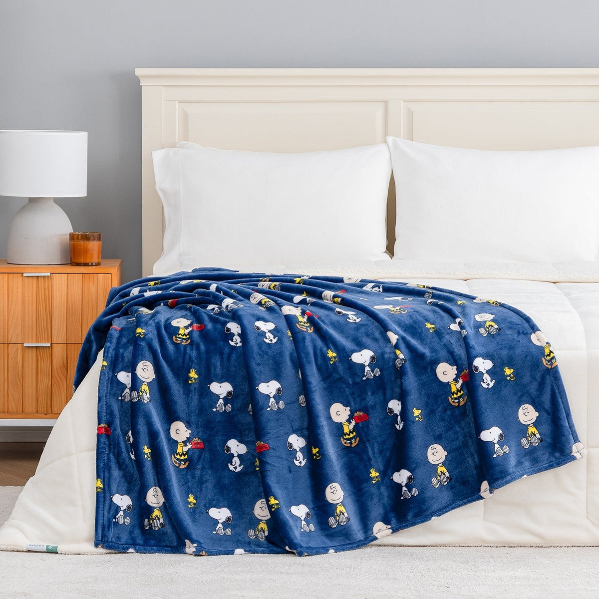 Peanuts® VelvetLoft® Throw