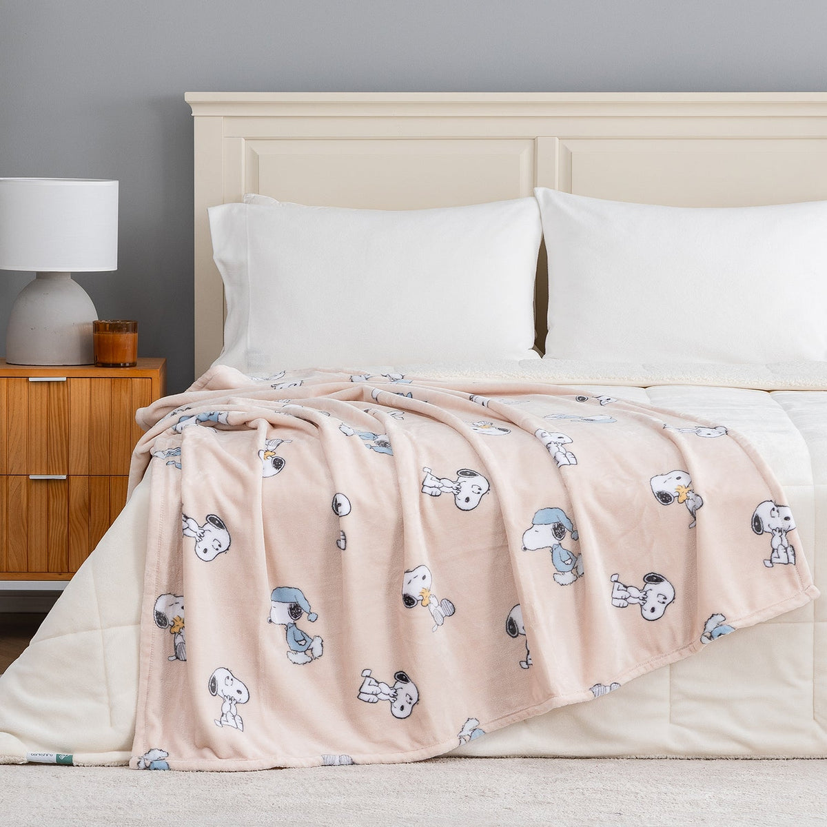 Peanuts® VelvetLoft® Throw