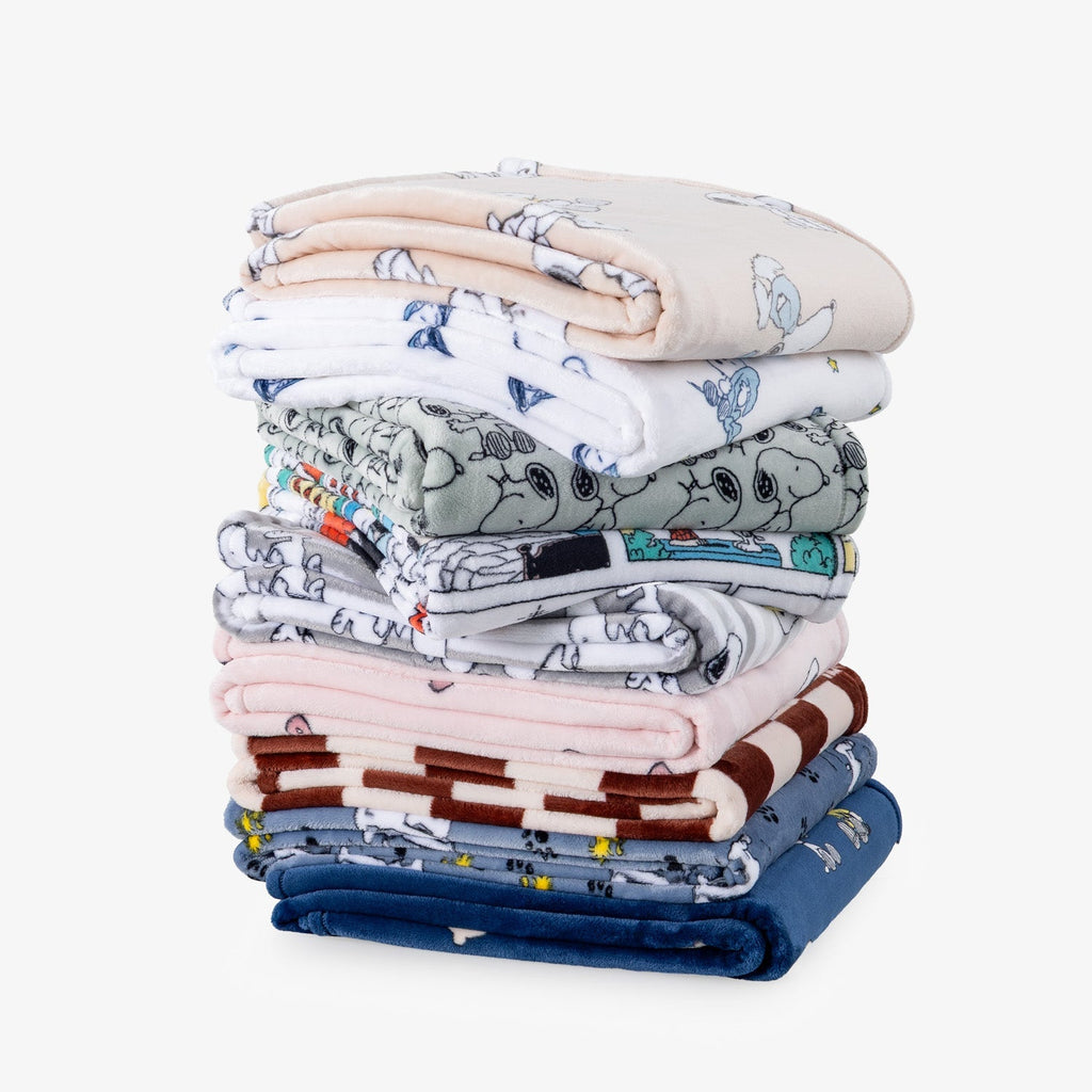 Peanuts® VelvetLoft® Throw
