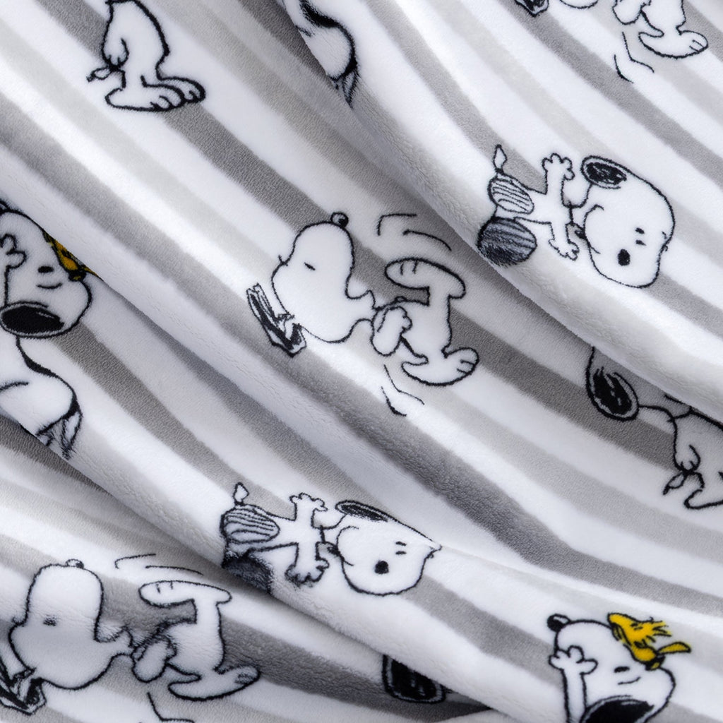 Peanuts® VelvetLoft® Throw