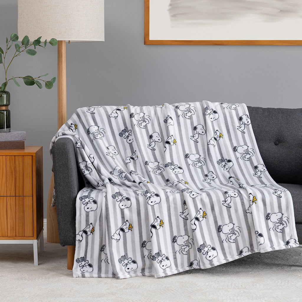 Peanuts® VelvetLoft® Throw