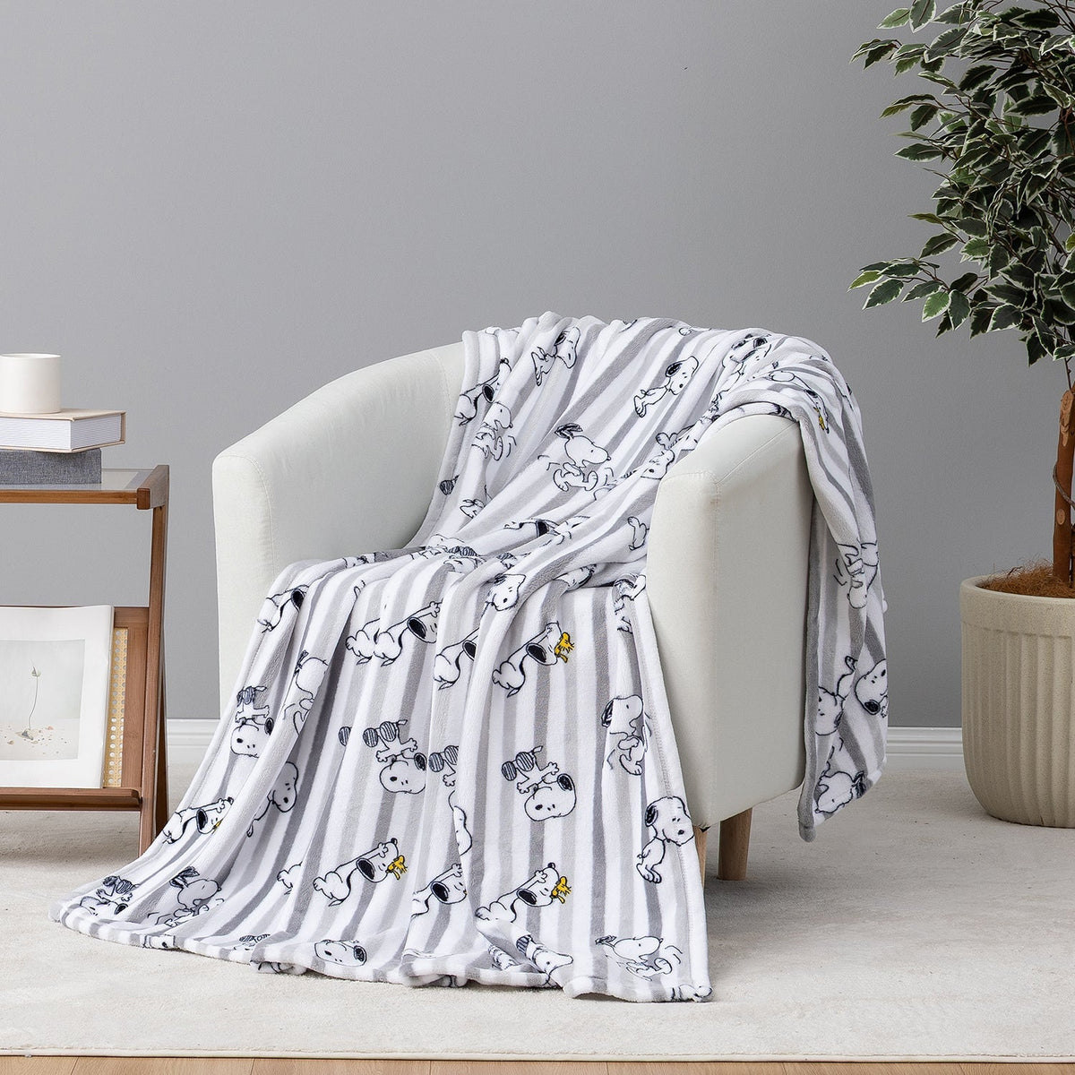 Peanuts® VelvetLoft® Throw