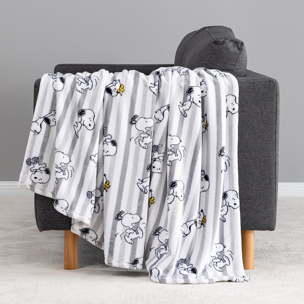 Peanuts® VelvetLoft® Throw