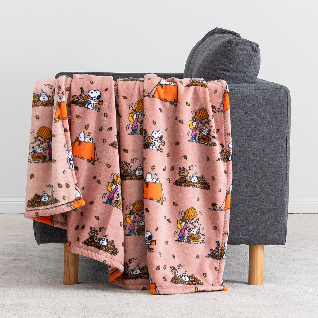 Peanuts® VelvetLoft® Throw