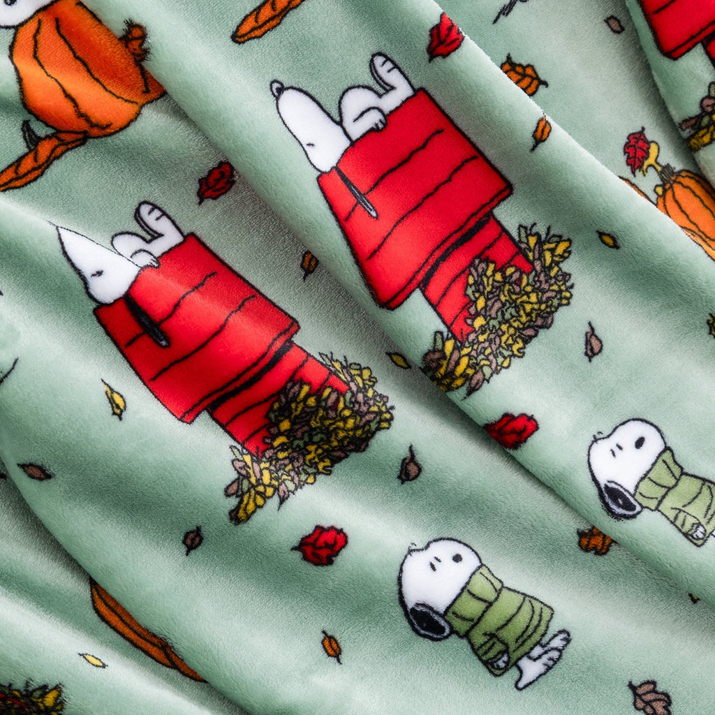Peanuts® VelvetLoft® Throw