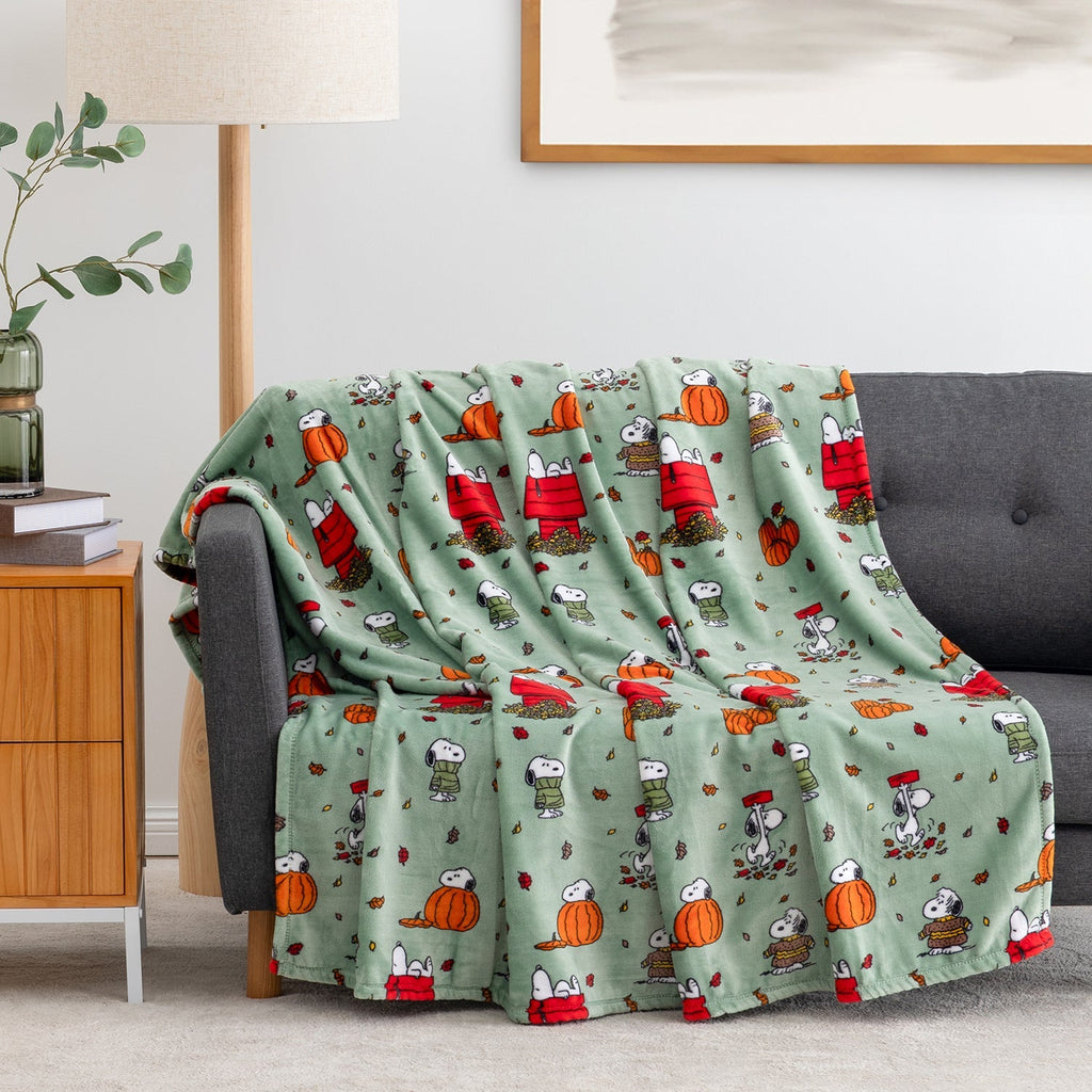 Peanuts® VelvetLoft® Throw
